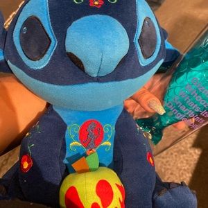 Stitch crashes disney SNOW WHITE EDITION